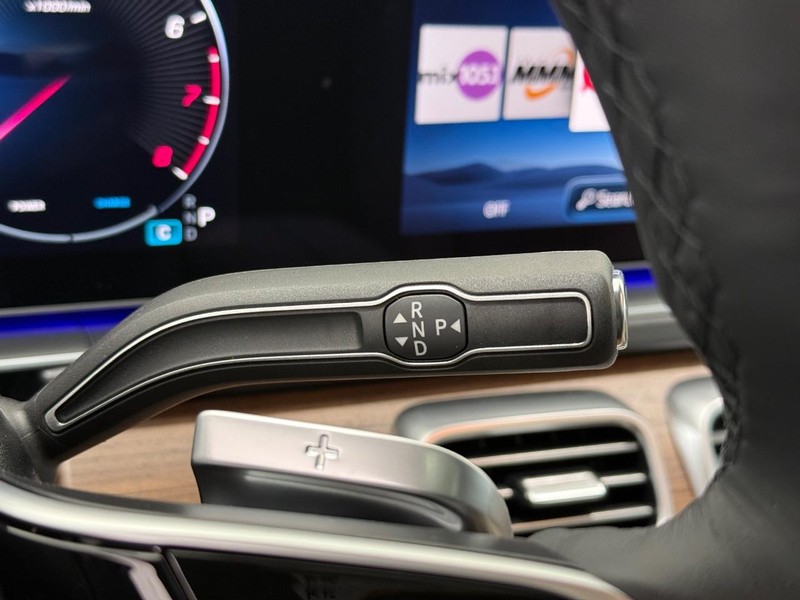 Mercedes-Benz GLE Vehicle Image 13