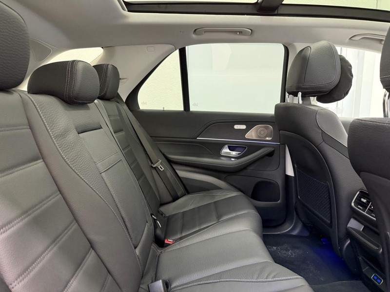 Mercedes-Benz GLE Vehicle Image 5