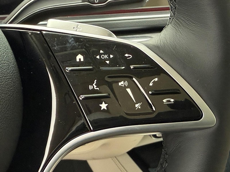 Mercedes-Benz GLS Vehicle Image 10