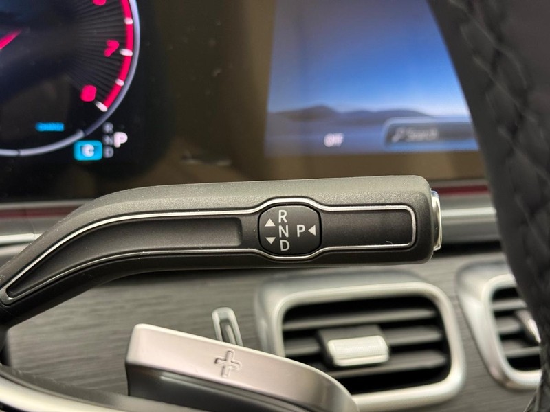 Mercedes-Benz GLS Vehicle Image 11