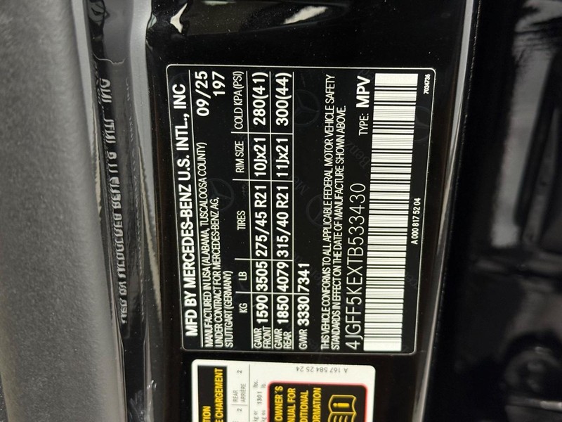 Mercedes-Benz GLS Vehicle Image 16