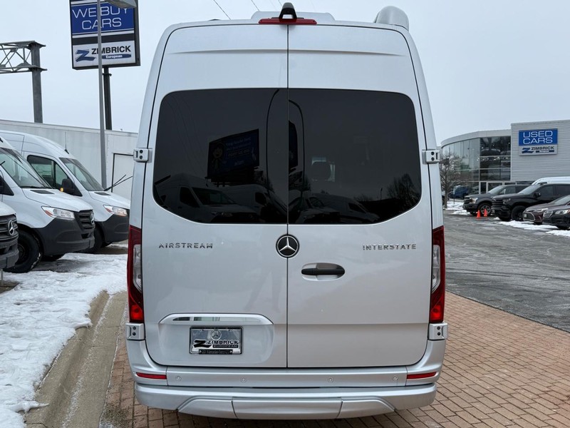 Mercedes-Benz Sprinter Cargo Van Vehicle Image 4