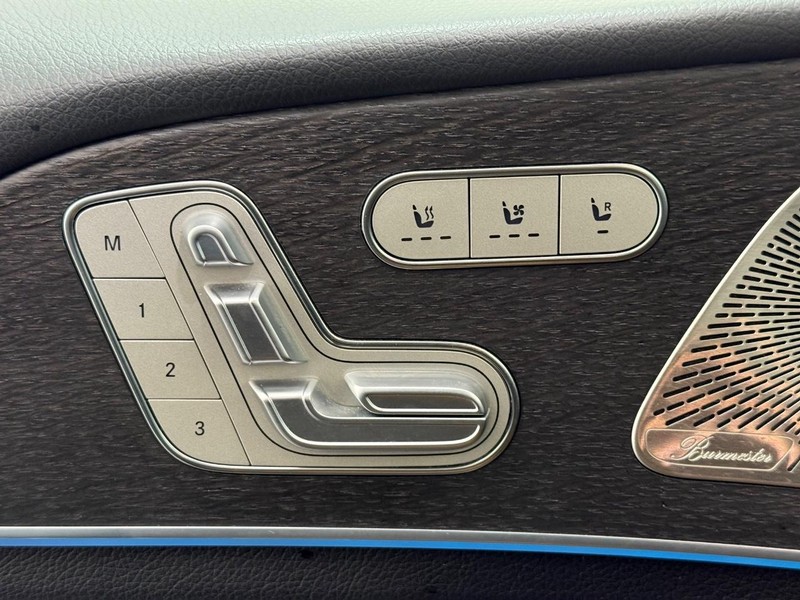 Mercedes-Benz GLS Vehicle Full-screen Gallery Image 15