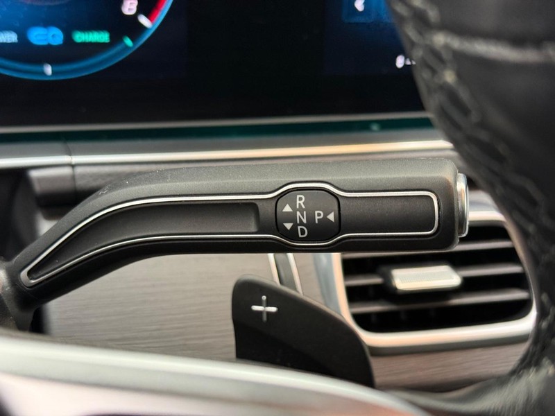 Mercedes-Benz GLS Vehicle Full-screen Gallery Image 18