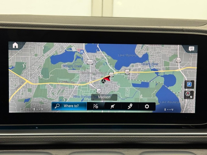 Mercedes-Benz GLS Vehicle Full-screen Gallery Image 20