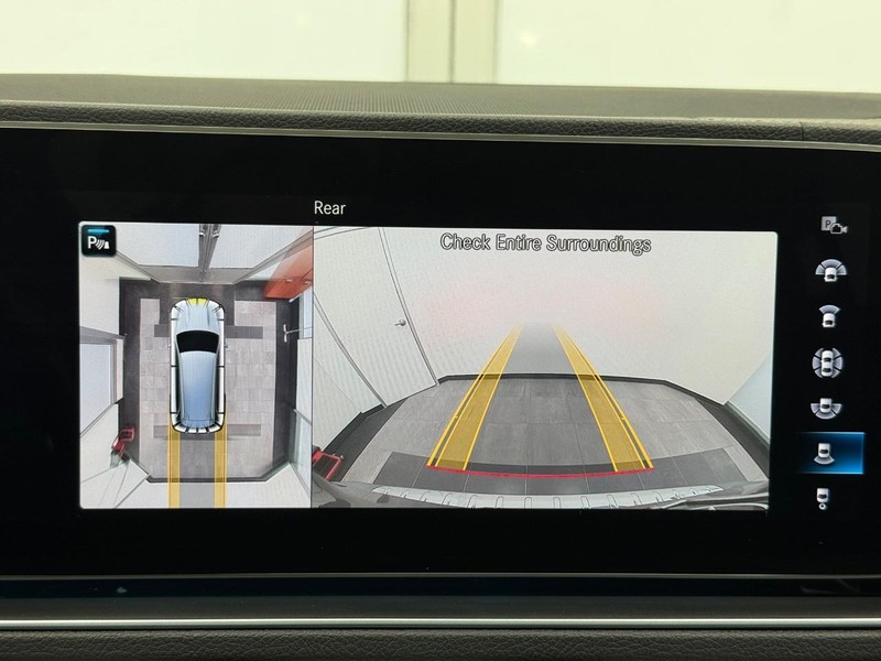 Mercedes-Benz GLS Vehicle Full-screen Gallery Image 21