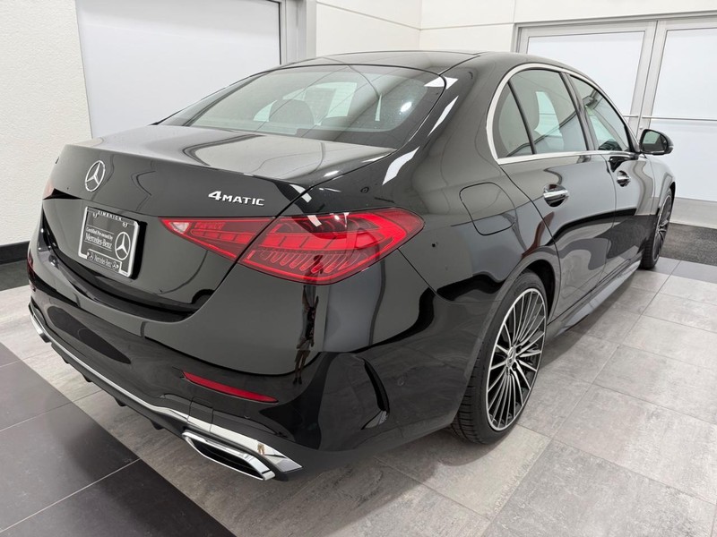 Mercedes-Benz C-Class Vehicle Image 2