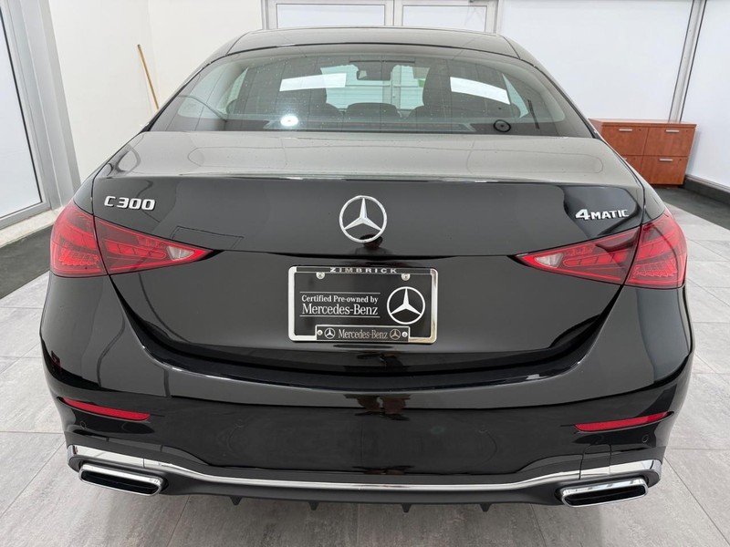 Mercedes-Benz C-Class Vehicle Image 3