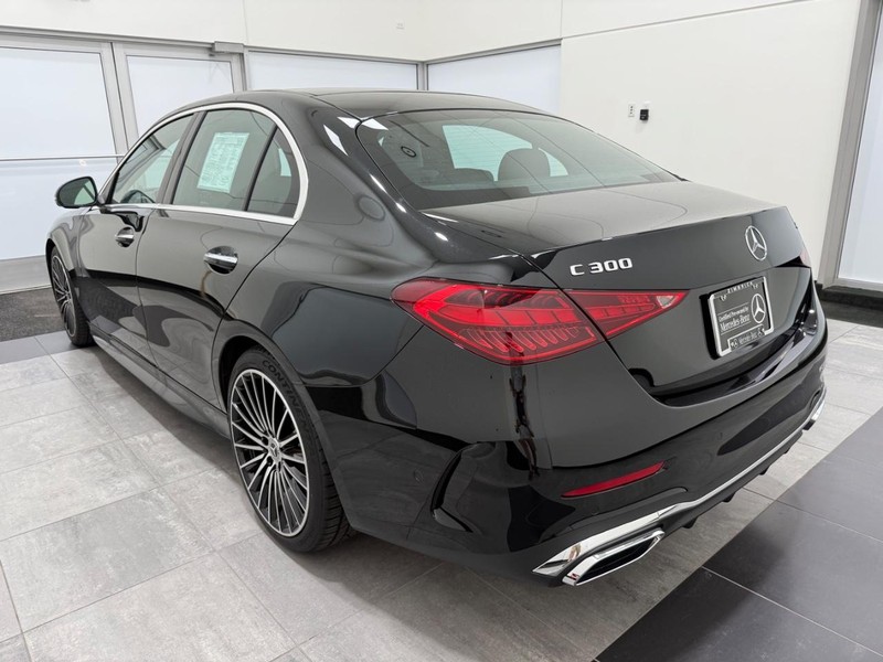 Mercedes-Benz C-Class Vehicle Image 4