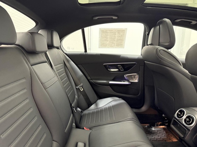 Mercedes-Benz C-Class Vehicle Image 8