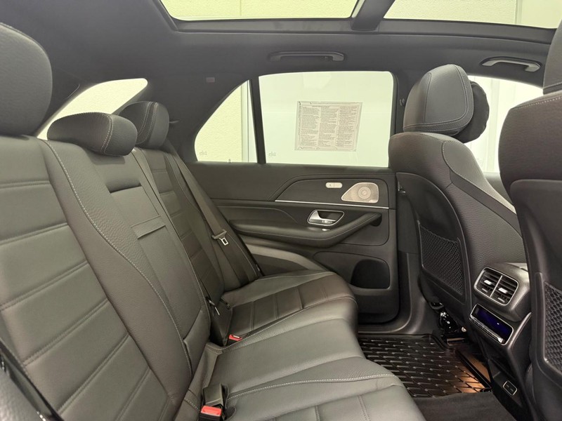 Mercedes-Benz GLE Vehicle Image 4