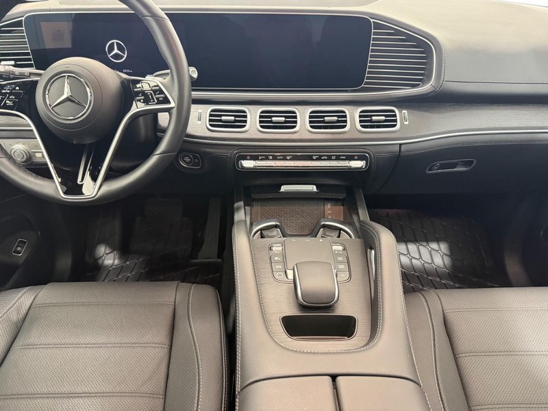 Mercedes-Benz GLE Vehicle Image 5