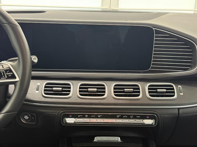 Mercedes-Benz GLE Vehicle Image 6