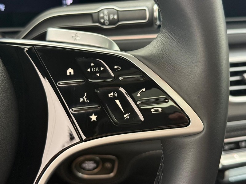 Mercedes-Benz GLE Vehicle Image 11