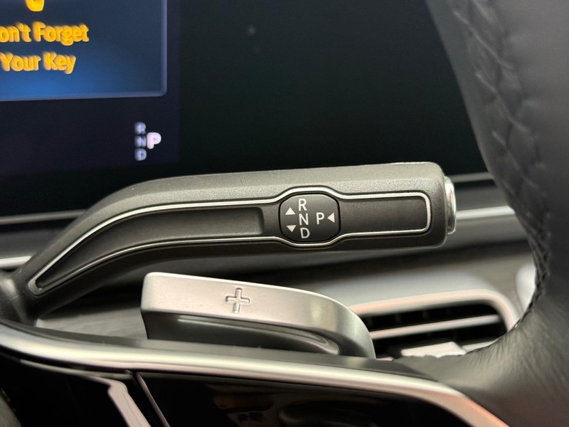 Mercedes-Benz GLE Vehicle Image 12