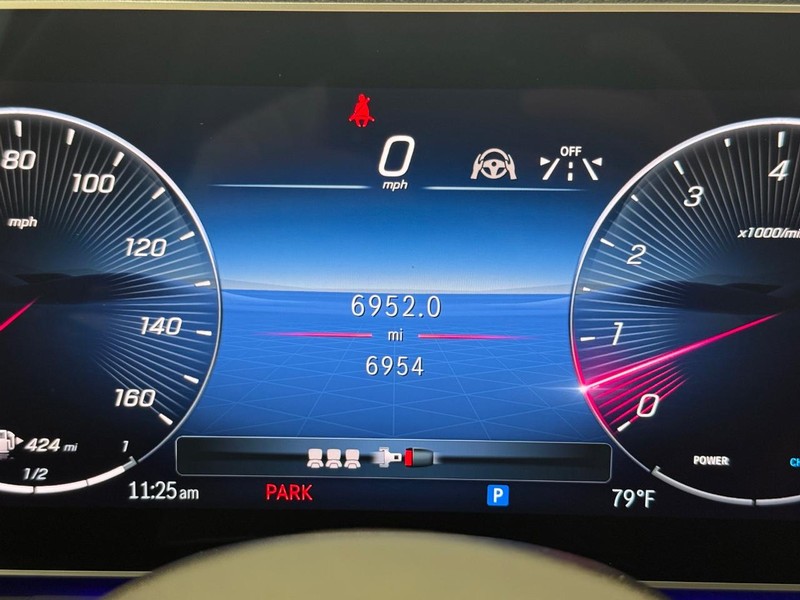Mercedes-Benz GLE Vehicle Image 15