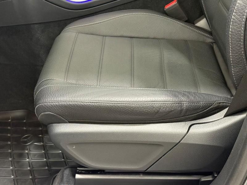 Mercedes-Benz GLE Vehicle Image 18