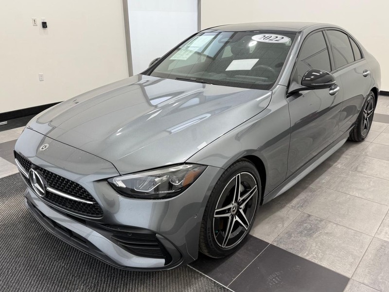 Mercedes-Benz C-Class Vehicle Full-screen Gallery Image 05