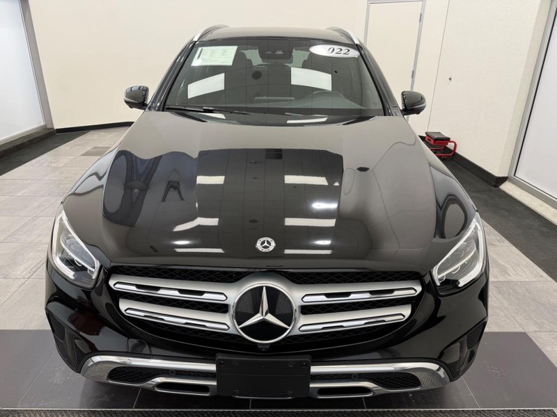 Mercedes-Benz GLC Vehicle Full-screen Gallery Image 08