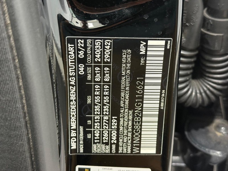 Mercedes-Benz GLC Vehicle Full-screen Gallery Image 22