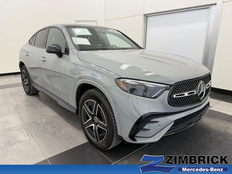 Mercedes-Benz GLC Vehicle Full-screen Gallery Image 01