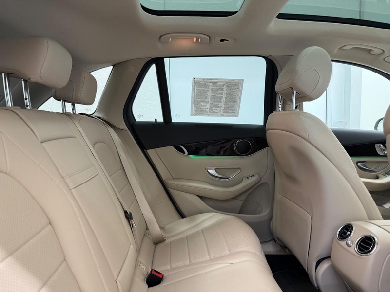 Mercedes-Benz GLC Vehicle Image 8