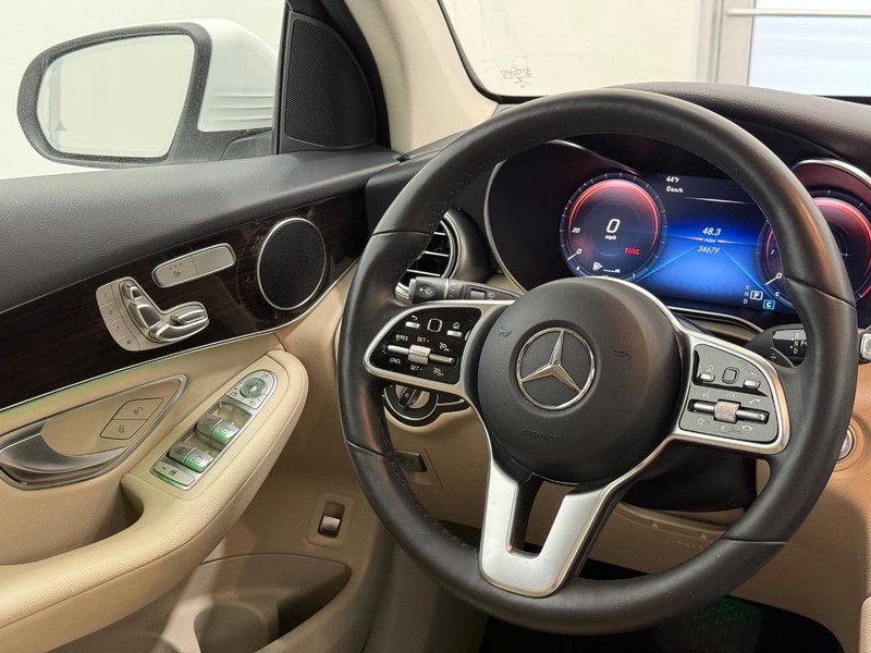 Mercedes-Benz GLC Vehicle Image 11