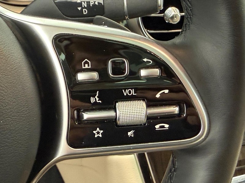 Mercedes-Benz GLC Vehicle Image 15