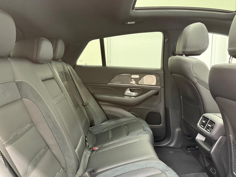 Mercedes-Benz GLE Vehicle Image 5