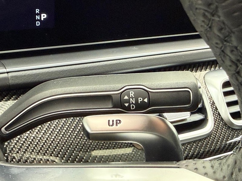 Mercedes-Benz GLE Vehicle Image 13