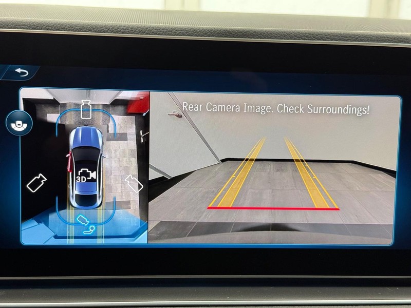 Mercedes-Benz GLE Vehicle Image 14