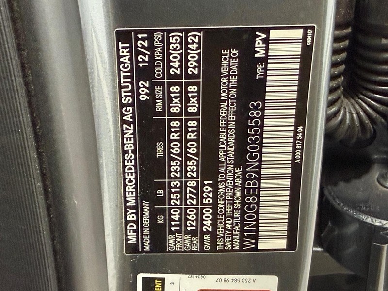 Mercedes-Benz GLC Vehicle Full-screen Gallery Image 20