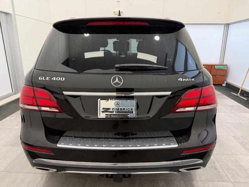 Mercedes-Benz GLE Vehicle Image 3