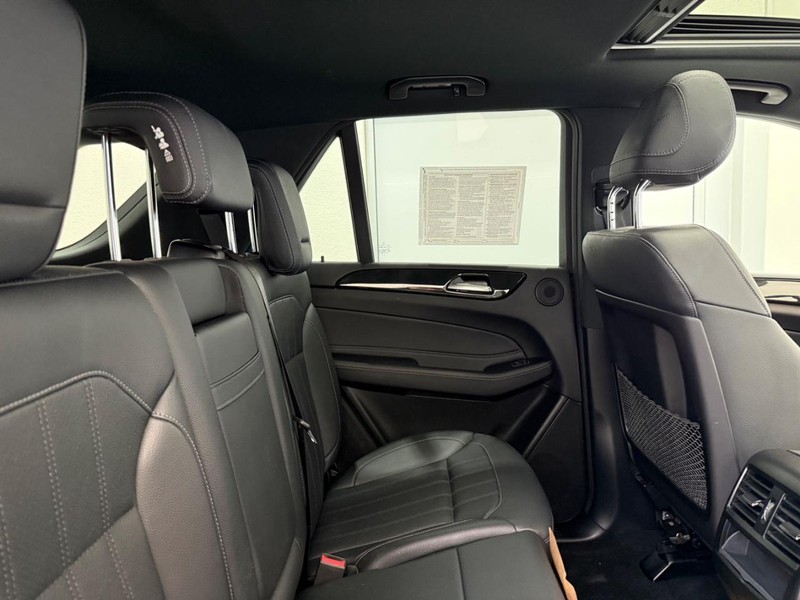 Mercedes-Benz GLE Vehicle Image 8