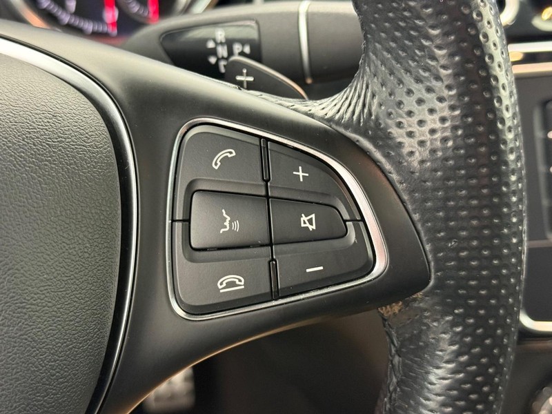 Mercedes-Benz GLE Vehicle Image 15