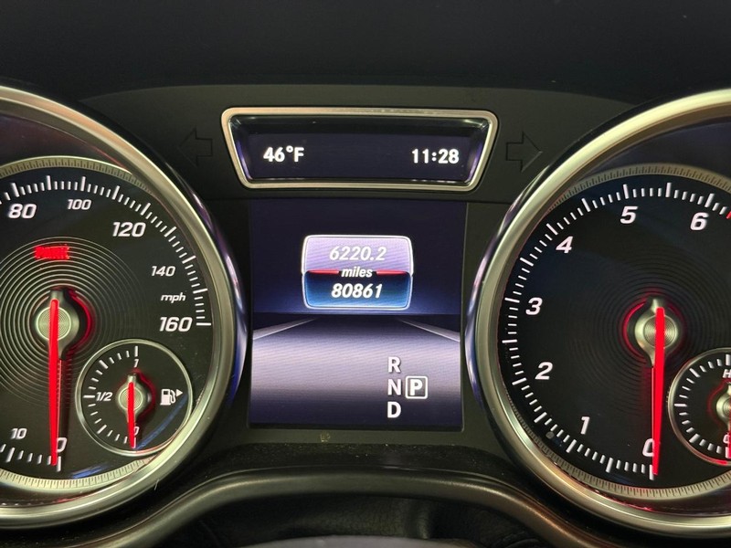 Mercedes-Benz GLE Vehicle Image 16