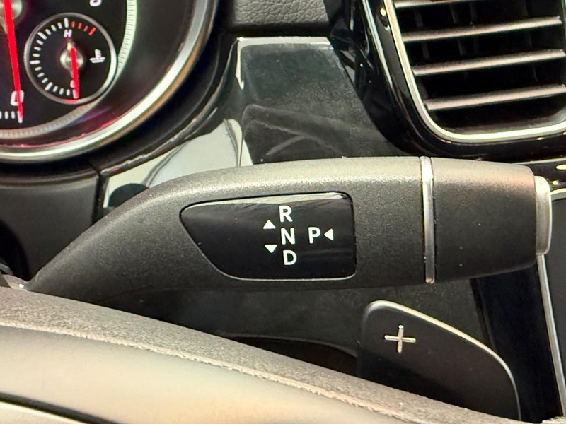 Mercedes-Benz GLE Vehicle Image 17