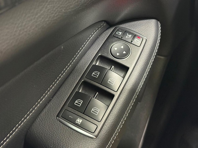 Mercedes-Benz GLE Vehicle Image 19