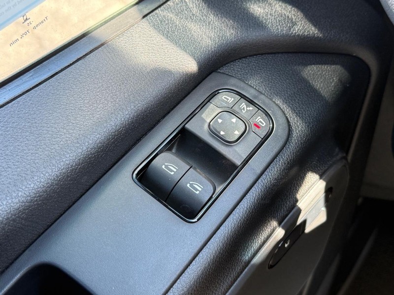 Mercedes-Benz Sprinter Passenger Van Vehicle Image 17