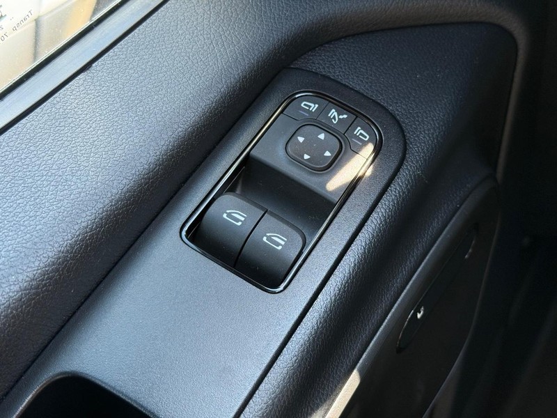 Mercedes-Benz Sprinter Cargo Van Vehicle Image 18