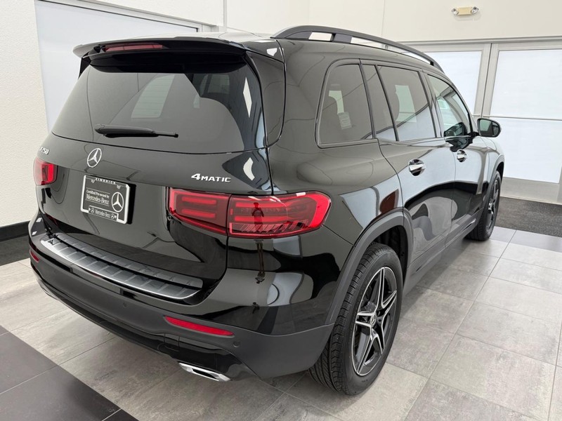 Mercedes-Benz GLB Vehicle Image 2