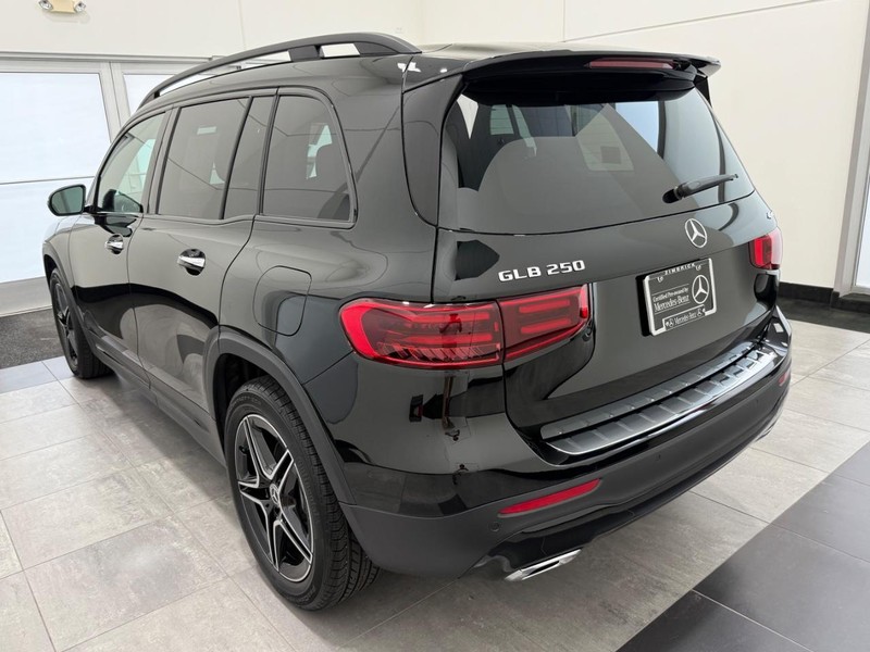 Mercedes-Benz GLB Vehicle Image 4