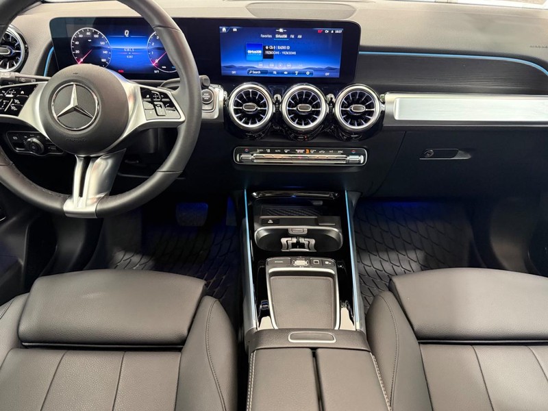 Mercedes-Benz GLB Vehicle Image 9