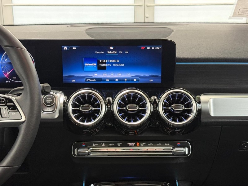 Mercedes-Benz GLB Vehicle Image 10