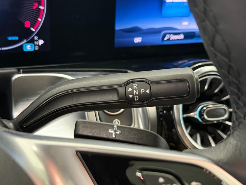 Mercedes-Benz GLB Vehicle Image 17