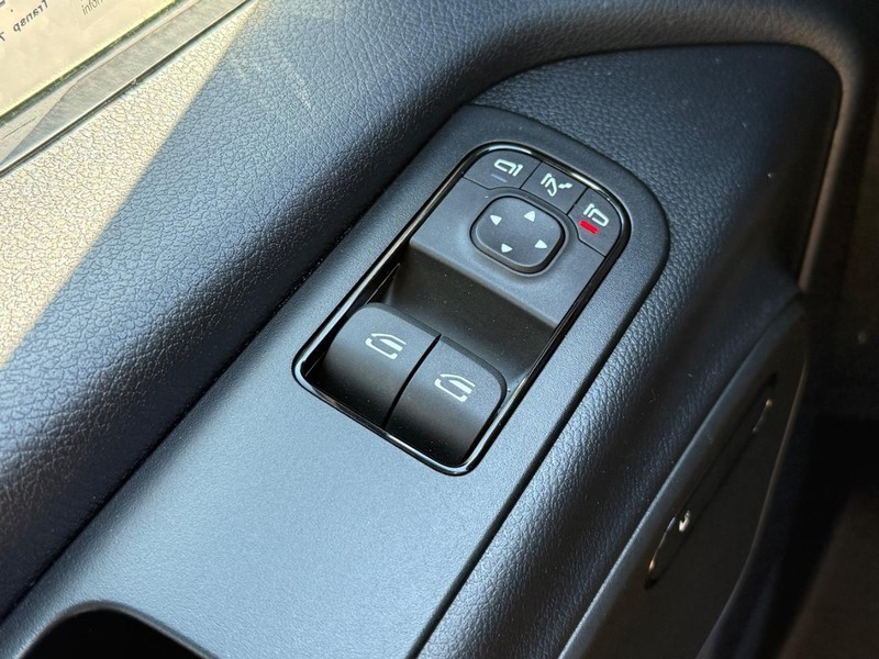 Mercedes-Benz Sprinter Cargo Van Vehicle Image 19