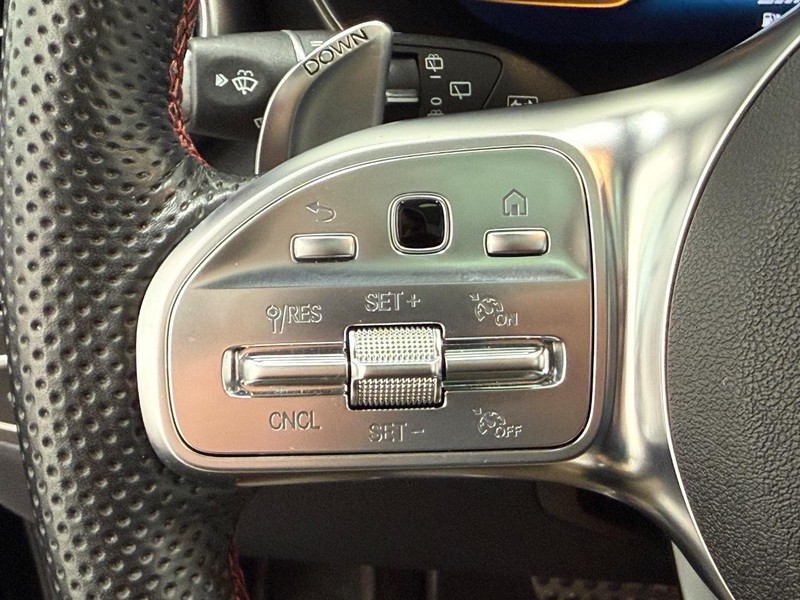 Mercedes-Benz GLC Vehicle Image 14