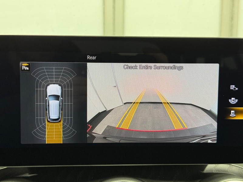 Mercedes-Benz GLC Vehicle Image 18