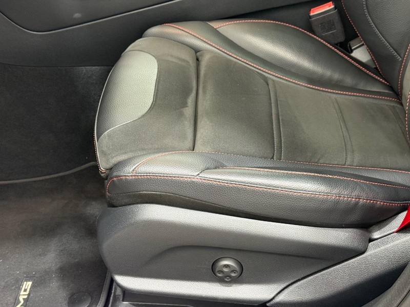 Mercedes-Benz GLC Vehicle Image 21