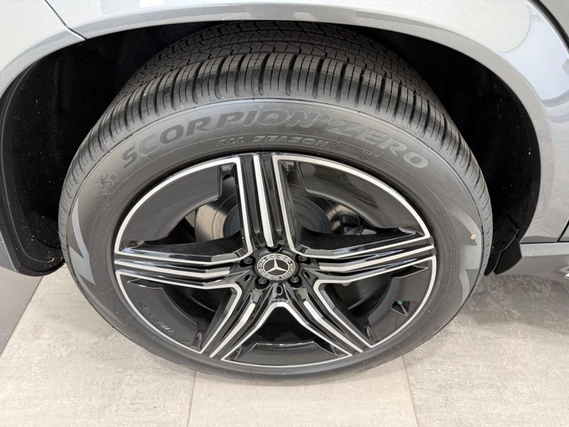 Mercedes-Benz GLE Vehicle Image 3